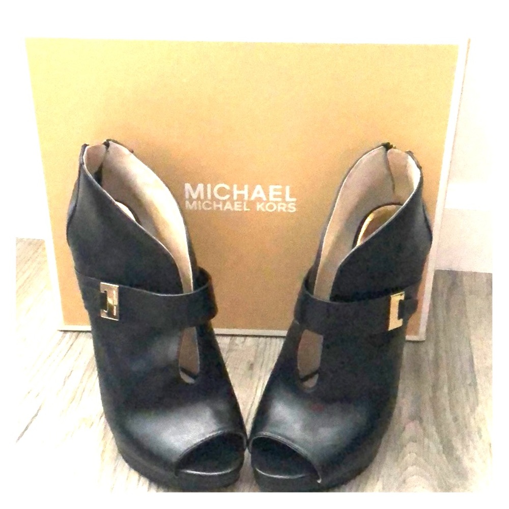 Michael Michael Kors “Guliana” peep toe Bootie